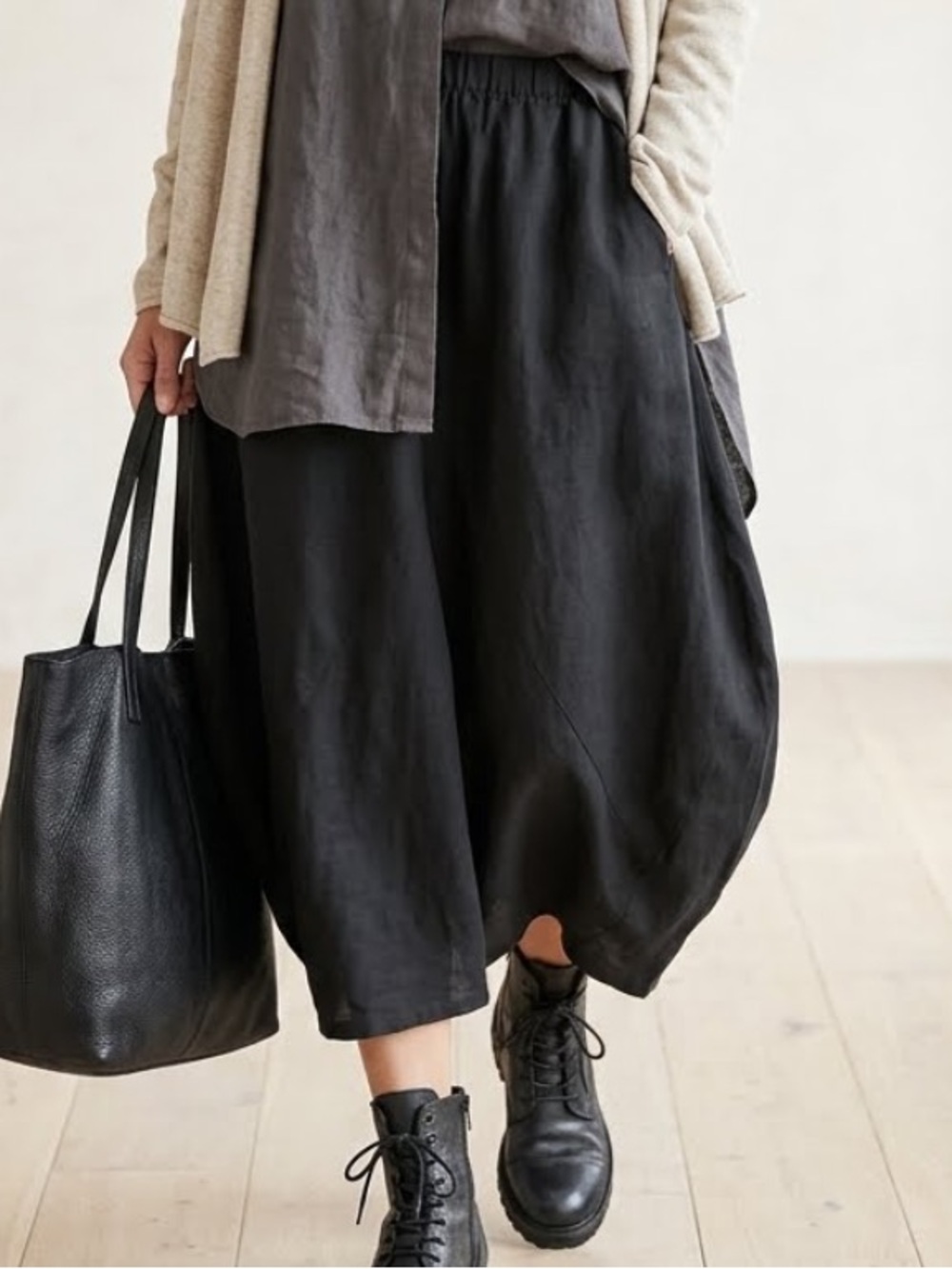 Relaxed Black Maxi Balloon Skirt with Elastic Waist